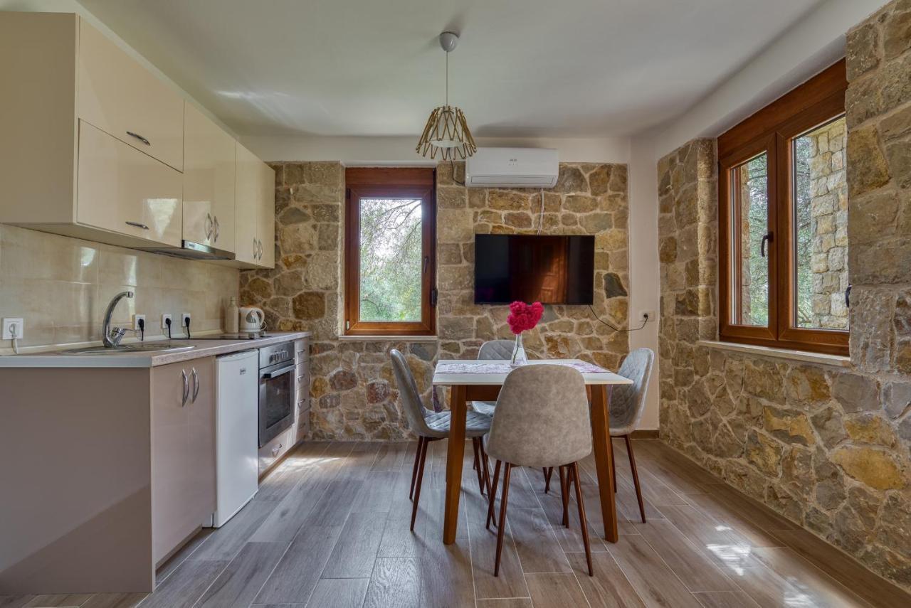 Appartamento Stonehouse In Olives Ulcinj Esterno foto
