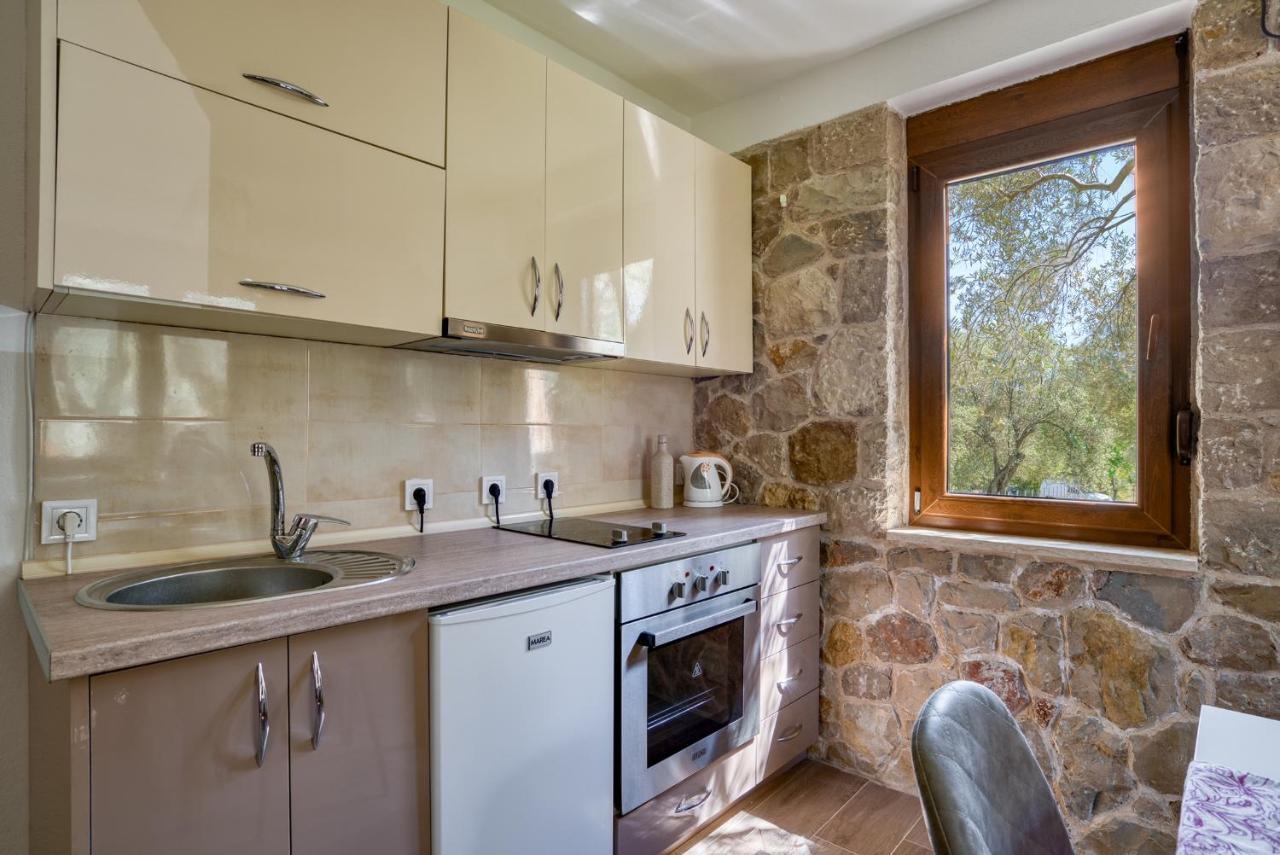 Appartamento Stonehouse In Olives Ulcinj Esterno foto