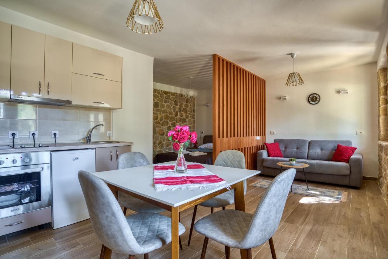 Appartamento Stonehouse In Olives Ulcinj Esterno foto