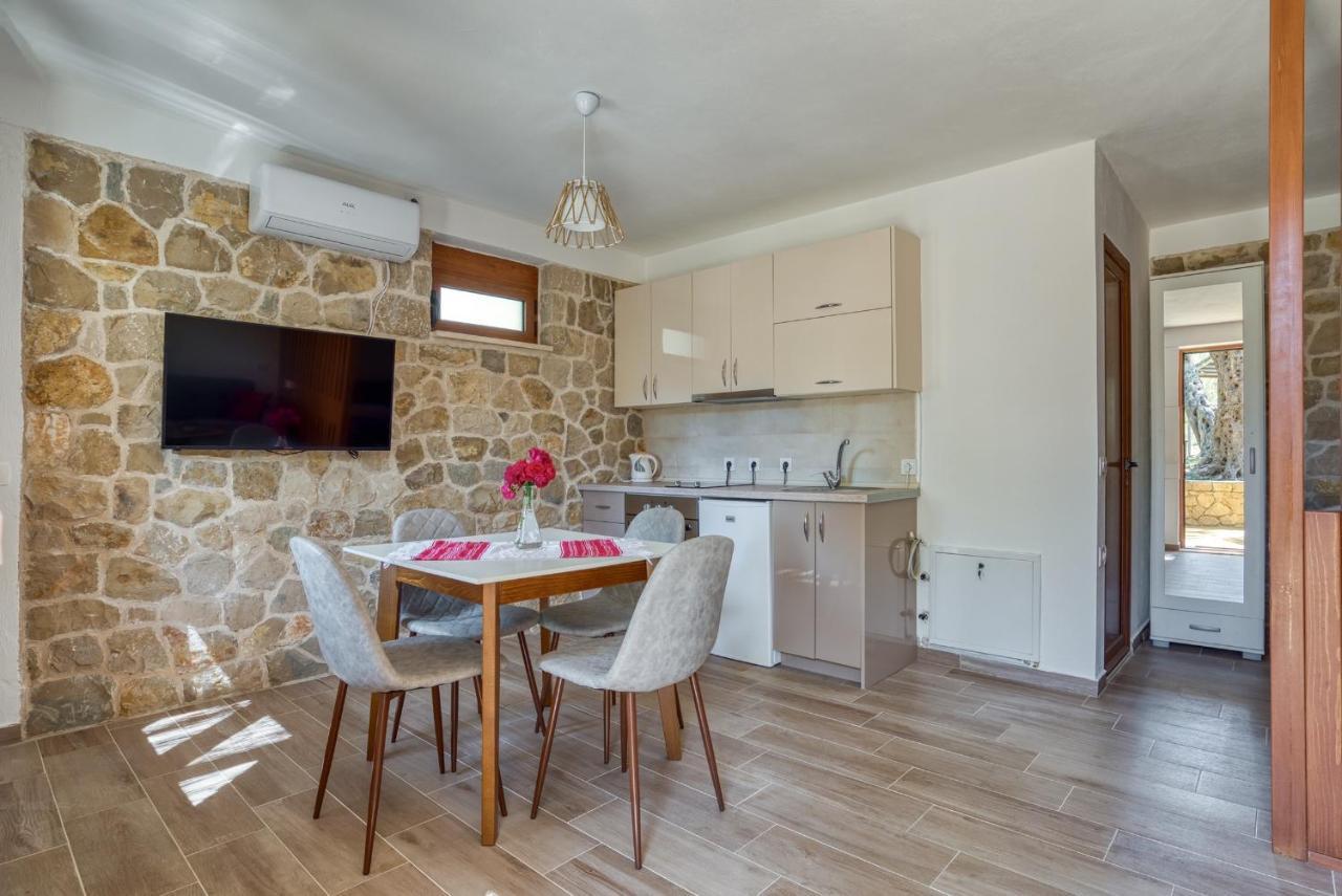 Appartamento Stonehouse In Olives Ulcinj Esterno foto