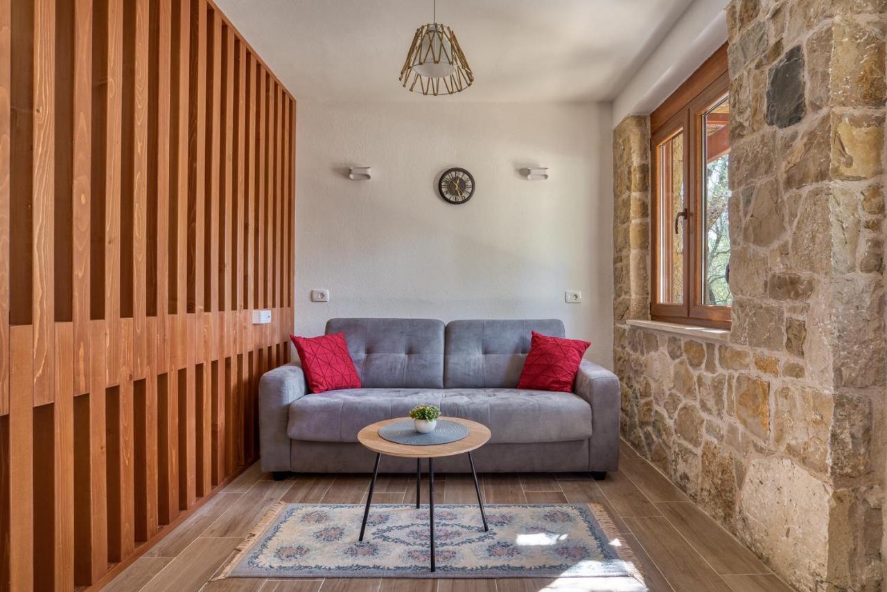 Appartamento Stonehouse In Olives Ulcinj Esterno foto