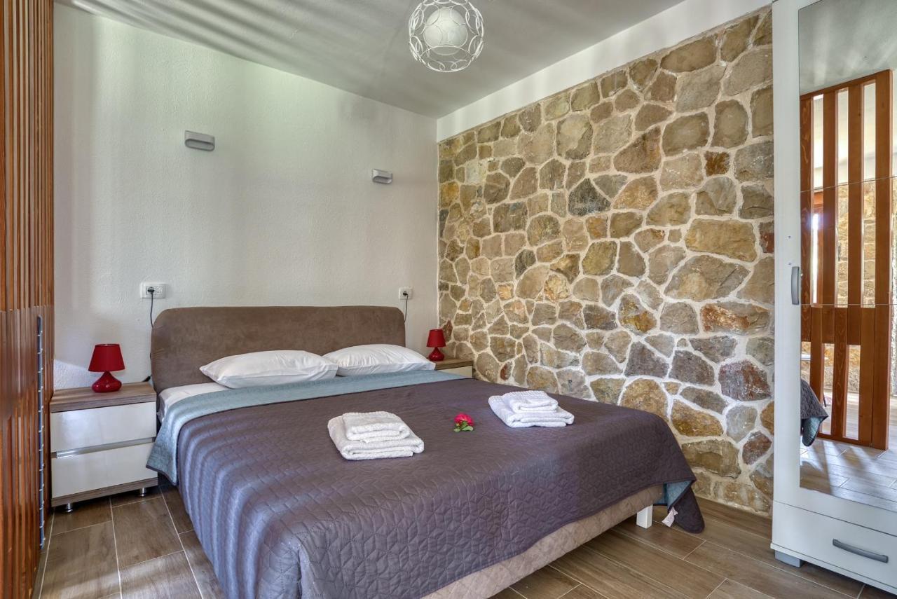 Appartamento Stonehouse In Olives Ulcinj Esterno foto