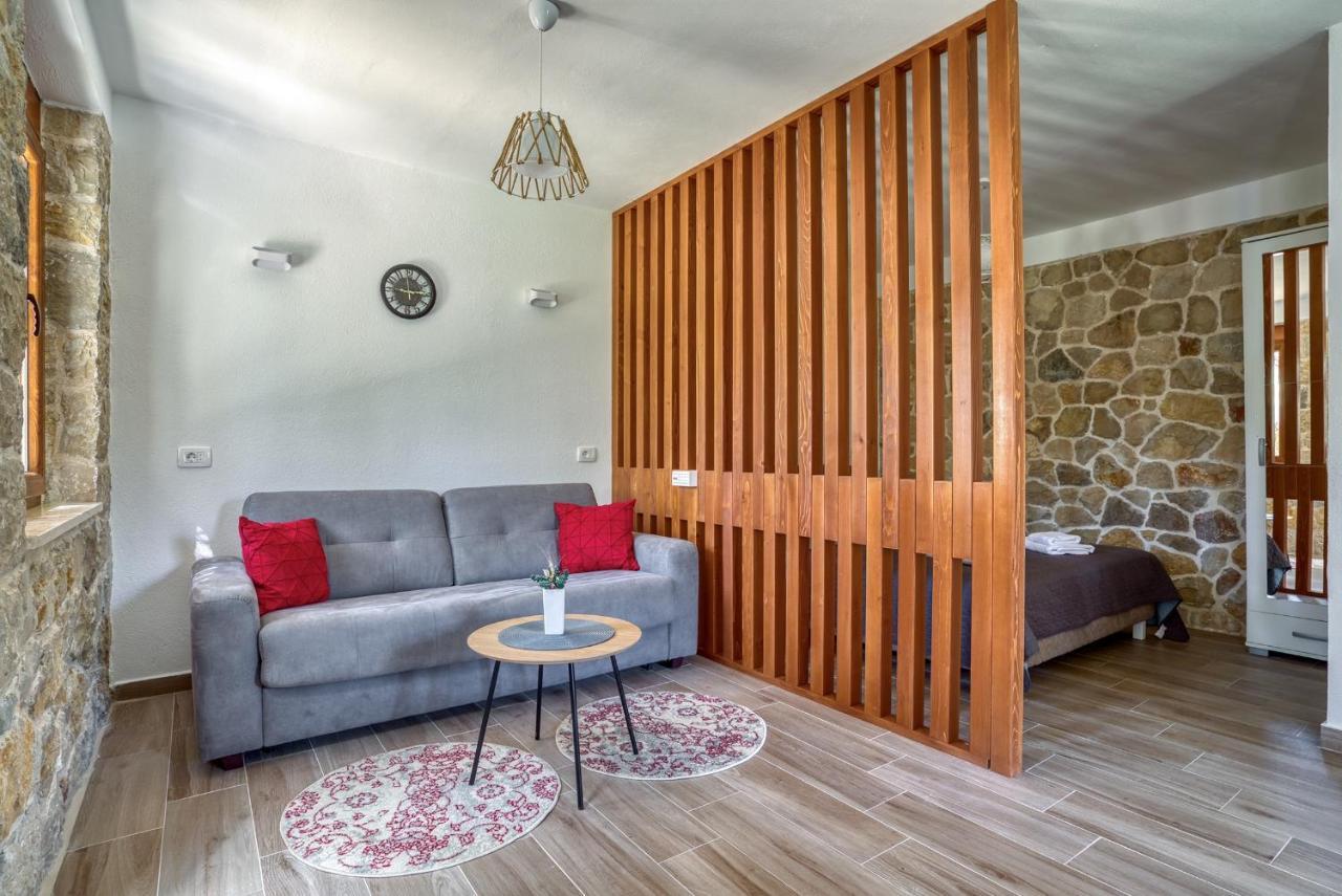 Appartamento Stonehouse In Olives Ulcinj Esterno foto